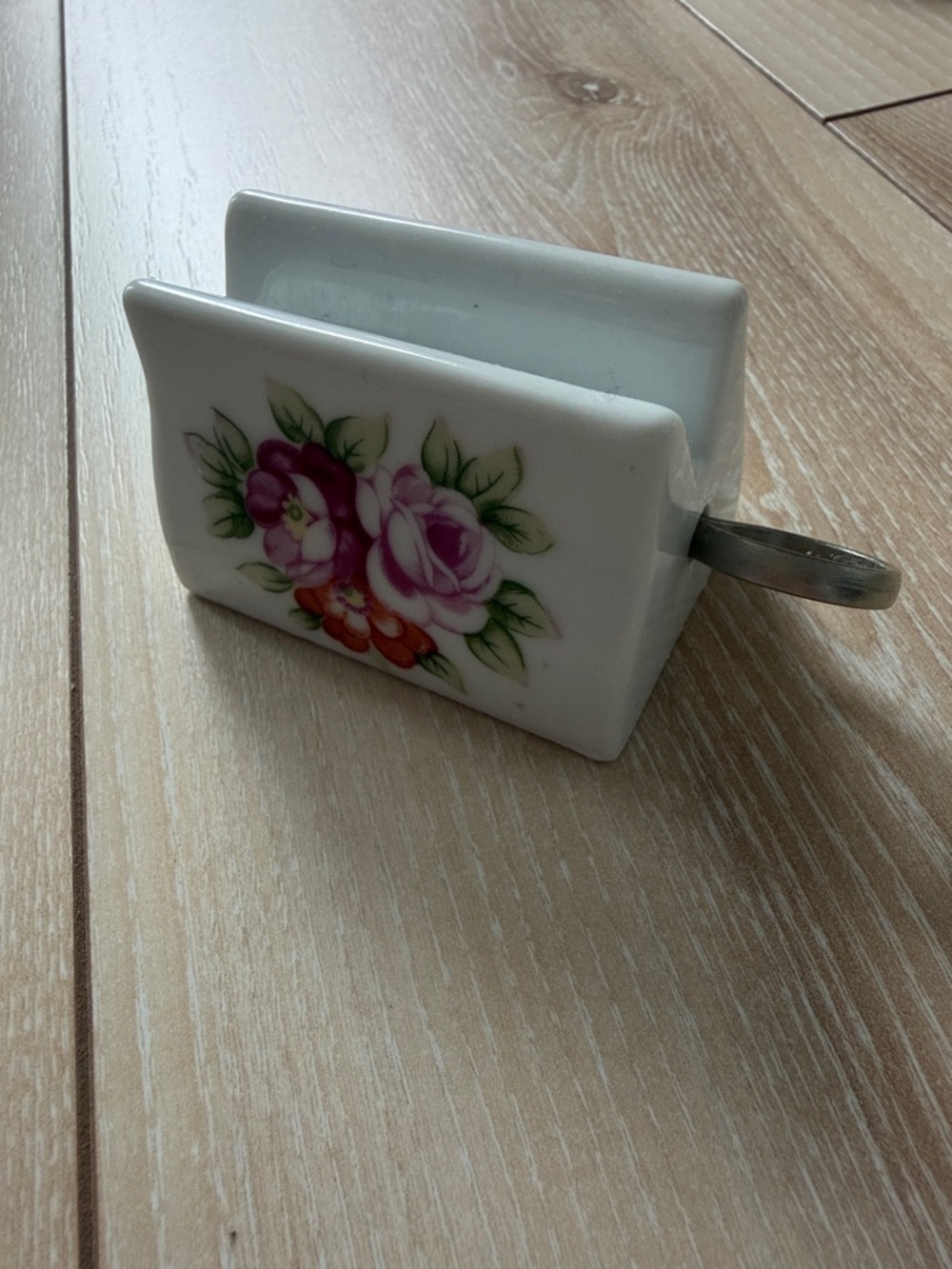 Porcelain Floral Vintage Toothpaste Tube Squeezer White & Pink